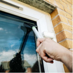 Grattoir sol vitre manche long 25 cm UNGER SH250